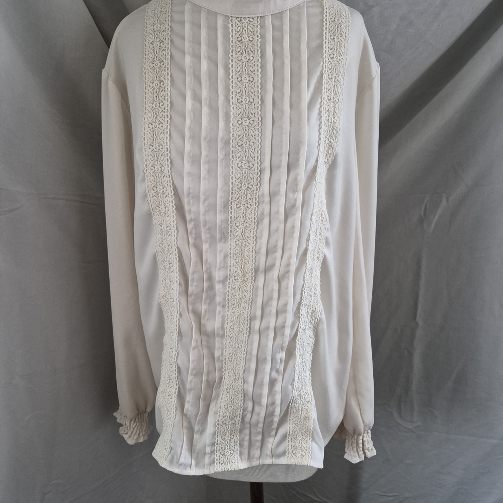 Adiva Cream Lace-Trim Pleated Blouse